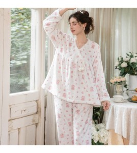 LPLT61027001 Soft and Comfortable Flannel Long-Sleeve Pajama Set with Cute Pom-Pom Print