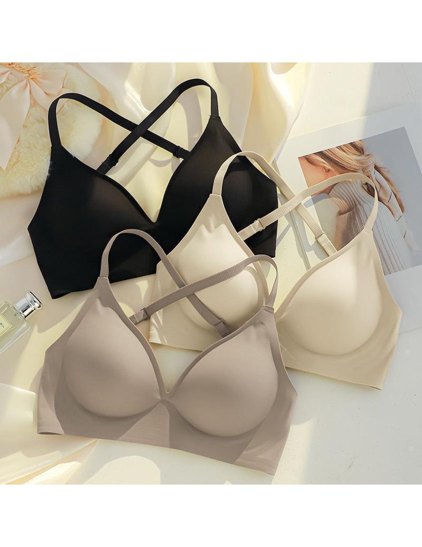 WLMZ61004001 Push-up Seamless Bra, Enlarging and Slimming, Sexy U-Shaped Backless Bra, Padded Comic Book Bra